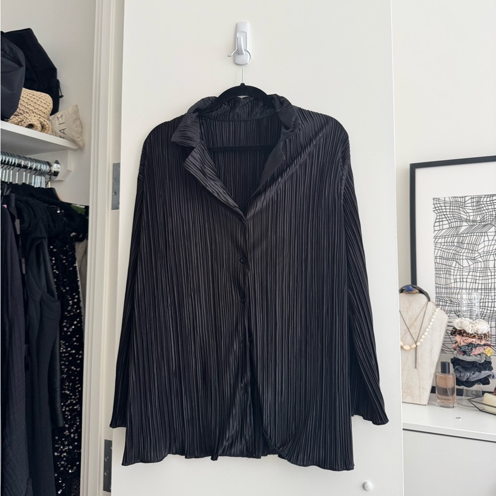 Black Long Sleeve Button Up | Size L
